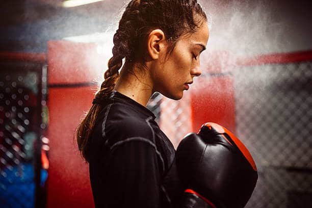 Short Boxe femme : tenue de boxe feminine